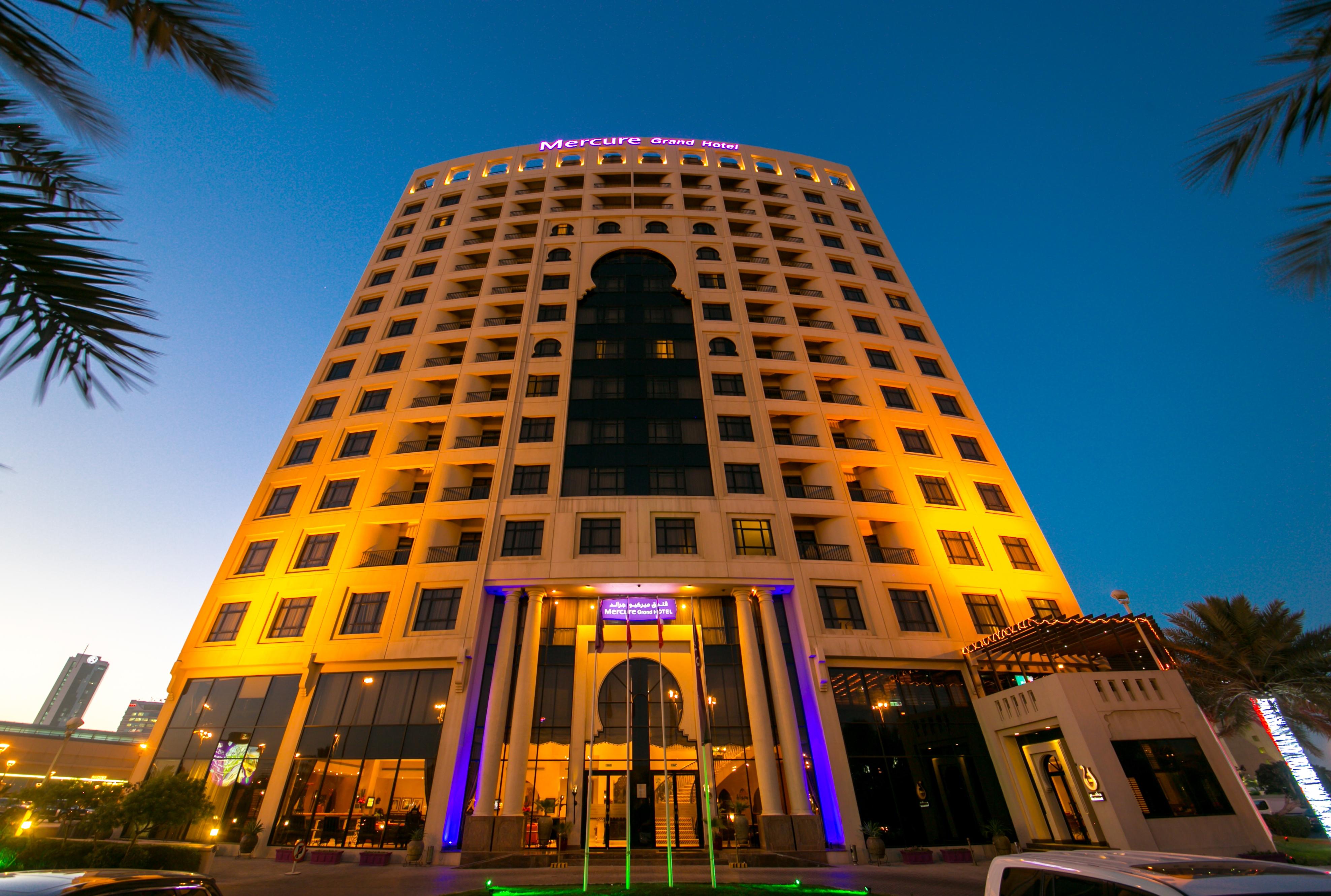 Mercure Grand Hotel Seef - All Suites Манама Екстериор снимка